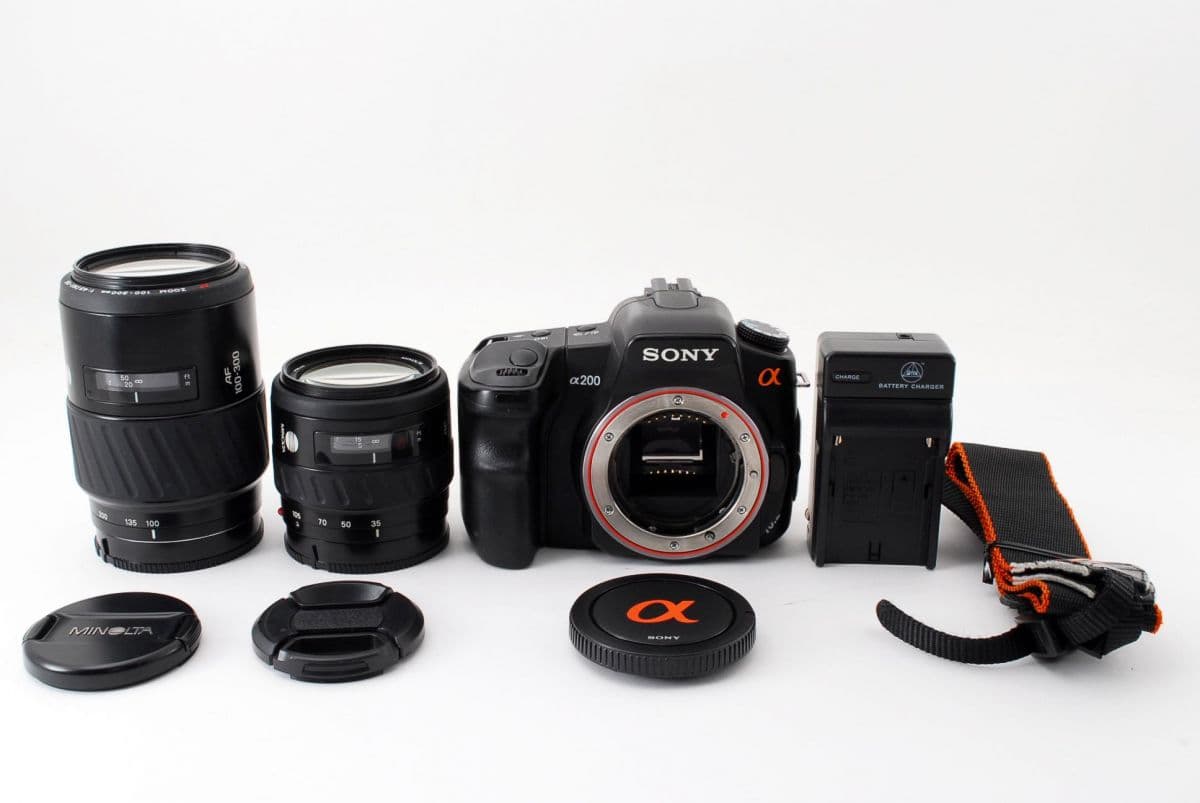 【中古】 ソニー SONY デジタル一眼レフカメラ α200 DSLR-A200 ブラック 超望遠ダブルズームセット 美品 初心者に最適一眼レフセット ストラップ付き 当店保証30日間 人気 一眼レフ デジタル一眼 中古 カメラ thumbnail 2