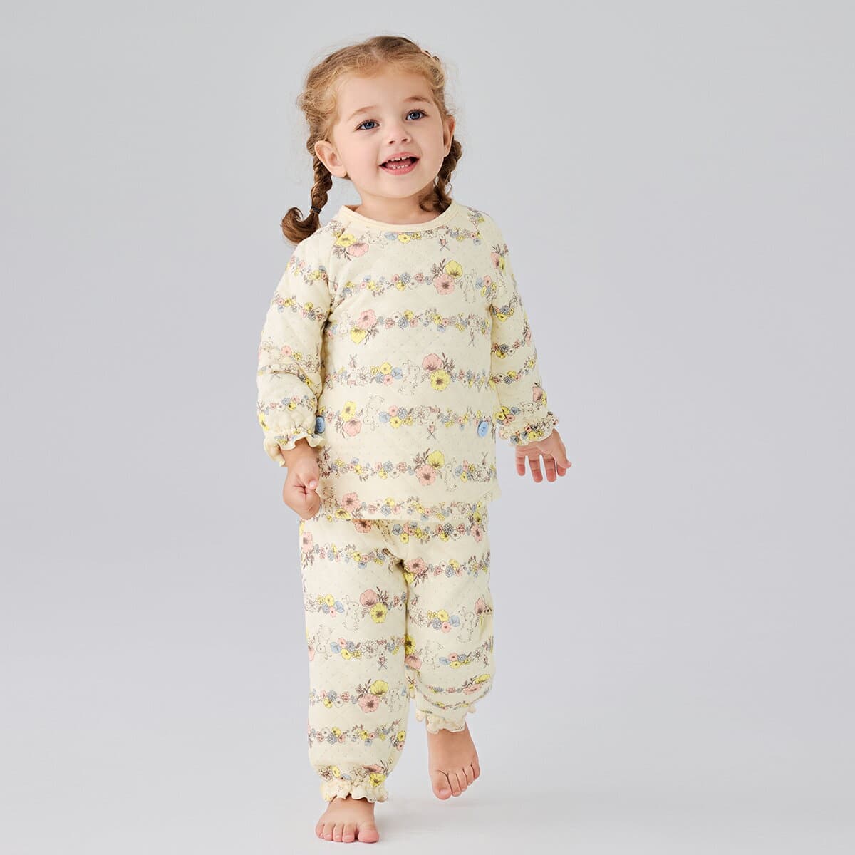 【50%OFF】《コンビミニ》おなか安心ボタン付きあったかキルト長袖パジャマ（花うさぎ） : 女の子 80cm 90cm 100cm 110cm 120cm 130cm 140cm | ベビー服 子供 子ども こども キッズ 秋冬 ルームウェア 可愛い【パジャマ】【outlet】 thumbnail 3