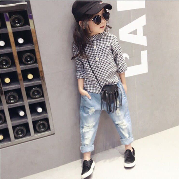 パンツ デニムパンツ 子供服 女の子 キッズ服 韓国風子供服 ダメージ加工 カジュアル　長ズボン 可愛い 90cm 100cm 110cm 120cm 130cm 140cm thumbnail 2