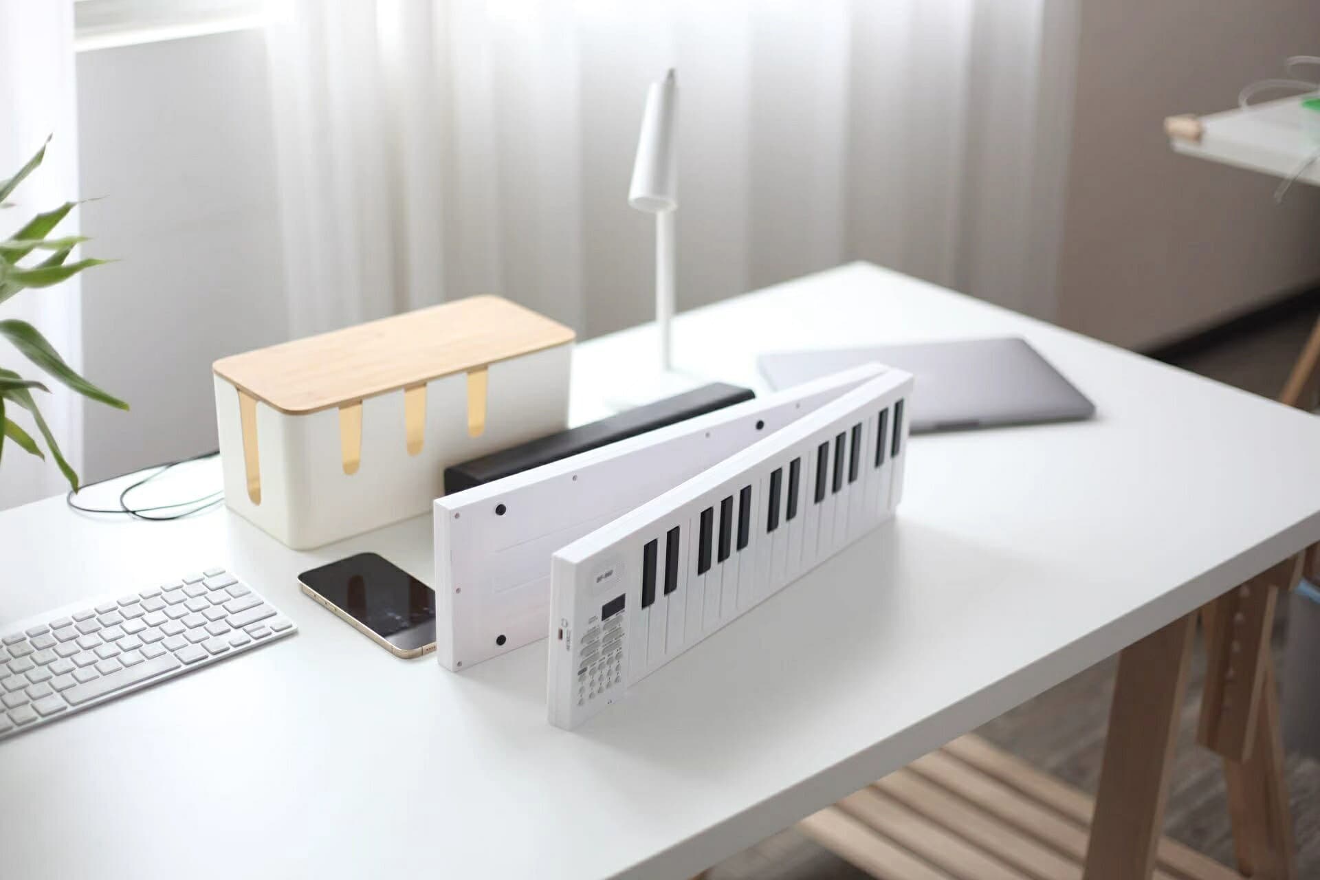 電子ピアノ 61鍵盤 折りたたみ キーボード 軽量 コンパクト 初心者 子供 大人 充電式 ポータブルピアノ ヘッドホン対応 練習用 thumbnail 3
