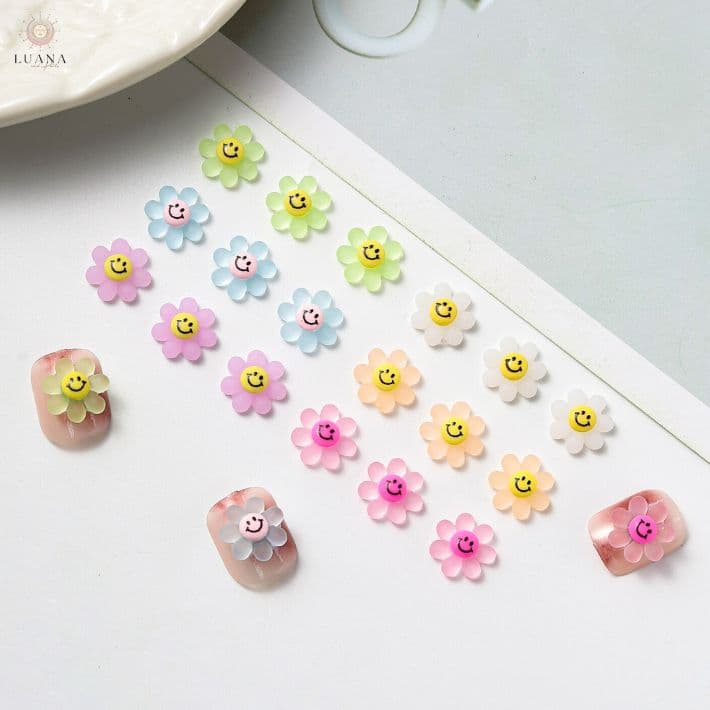 ポイント5倍ネイルパーツ スマイル フラワー パーツ 花 春 ホワイト ピンク ニコちゃん ギャル 3D 平成 Y2K クリア パステル ゆめかわ ブルー オレンジ イエロー ジェルネイル デコパーツ アート レジン セルフネイル ハンドメイド かわいい 人気 流行 韓国 買い回り thumbnail 2