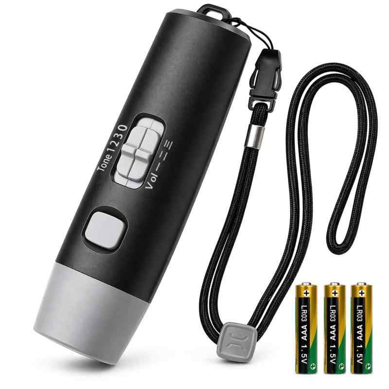 電子ホイッスル 電子笛 3段階 3種類ホイッスル 大音量 130db サッカ バスケットボール スポーツ 審判 団体競技 アウトドア 防災 防犯 登山 害獣 対策 3本AAA電池付き thumbnail 2