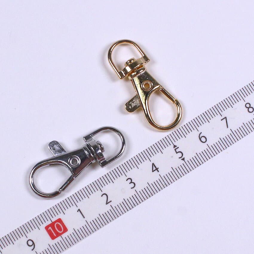 【エントリー＆店内買い回りで最大P10倍 10/24 20時〜10/27 9時59分まで】CraftCafe キーホルダー金具 38mm 2ケ入り | キーホルダー スマホショルダー金具 シルバー カニカン ナスカン なすカン バッグ 持ち手 金具 スマホアクセサリー thumbnail 2