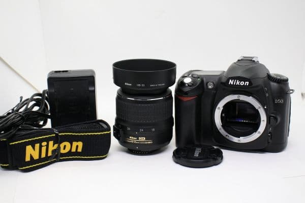■AB■ニコン NIKON D50 ボディ + AF-S 18-55mm F3.5-5.6 G II ED DX デジタル一眼レフ レンズキット #Z8375 — 1/10