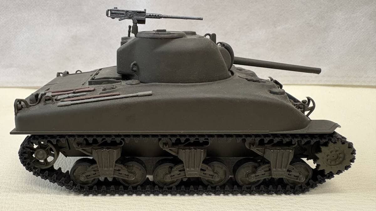 ★完成品 タミヤ 1/48 ミリタリーシリーズ アメリカM4A1シャーマン戦車 — 1/10
