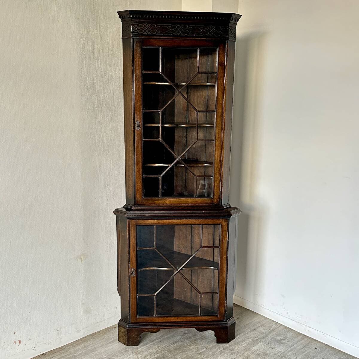 イギリス アンティーク 家具 コーナーキャビネット 1930年頃 オーク材【開梱設置サービス】ディスプレイ キャビネット 店舗什器 286B — 1/10