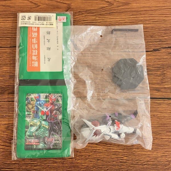 仮面ライダーW&ディケイド MOVIE大戦2010 パスケース 鳴海探偵事務所 左翔太郎 ファングジョーカー フィギュア 台座付 2点 新品 未開封 — 1/7