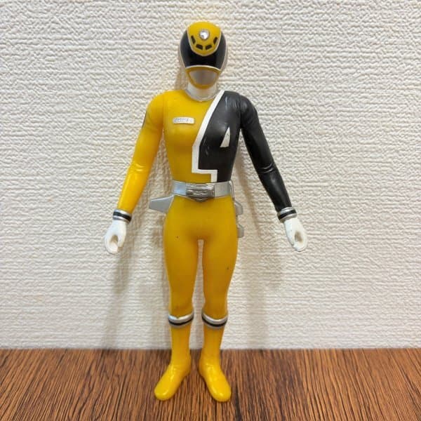 特捜戦隊デカレンジャー デカイエロー SPD ソフビ フィギュア 戦隊ヒーロー スーパー戦隊 人形 ソフトビニール イエロー 全長約16.5cm — 1/6