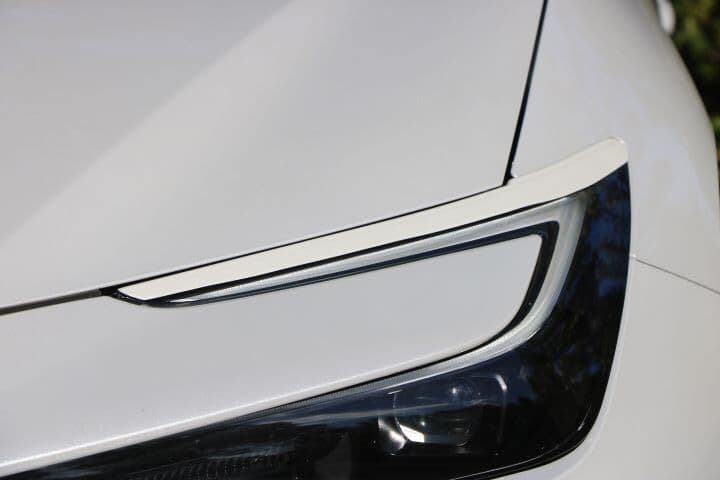 プリウス 60 系 アイライン LED用 塗装済 — 1/2