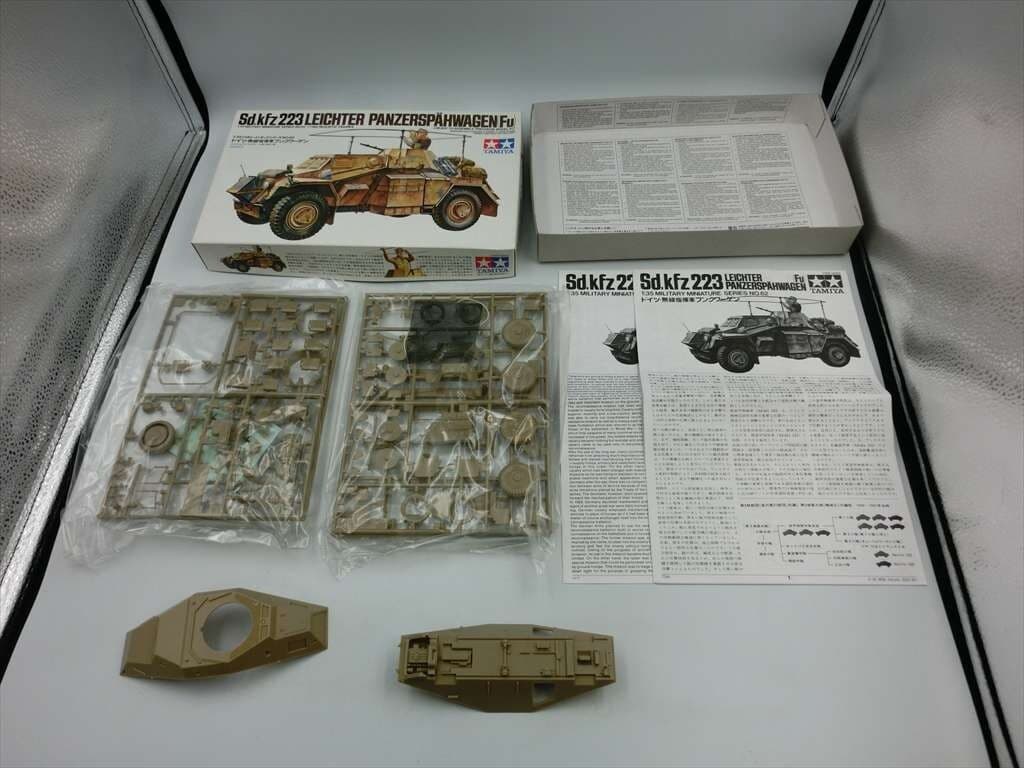 【BS81-37】【60サイズ】1円~/未組立/タミヤ/ドイツ陸軍 無線指揮車 フンクワーゲン/ミリタリー/プラモデル/※外箱変形有り — 1/10