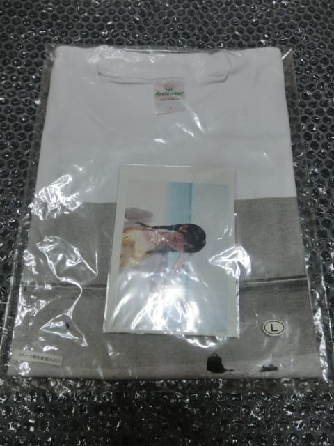 未使用即決 ℃-ute 鈴木愛理 オリジナルグッズ 受注生産 deslawear(デラウェア)製ベース Tシャツ メンズLサイズ 写真付 ハロプロ アイドル — 1/4