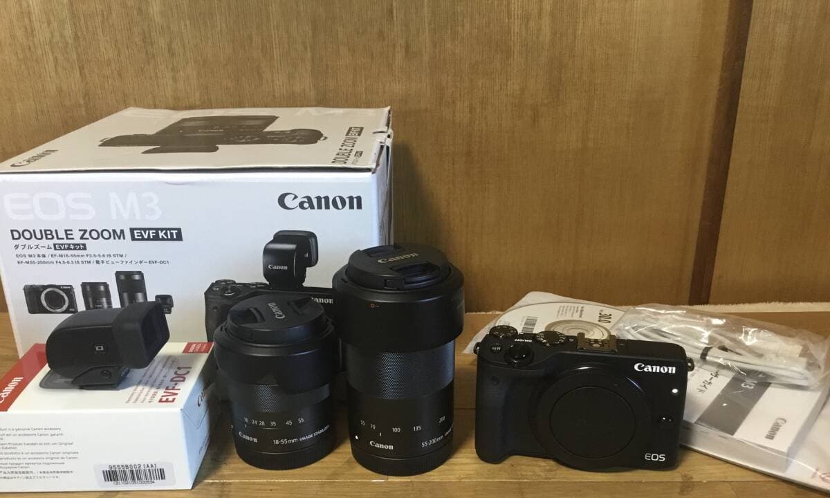 ★極上品★ CANON EOS M3 + EVF-DC1 + ダブルズームキット 純正バッテリー2個付き — 1/8